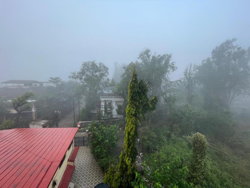 Hotel Phoenix Lonavala Extérieur photo